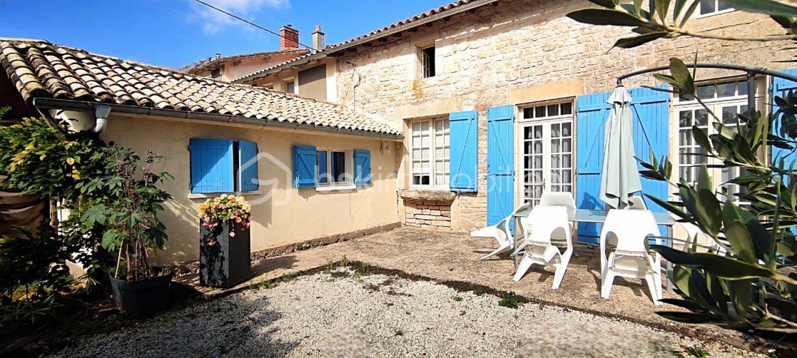 Maison en pierre de 167 m² - lezay_30_fotor_2023091522515_photoroom